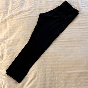 Black Lululemon reversible crops